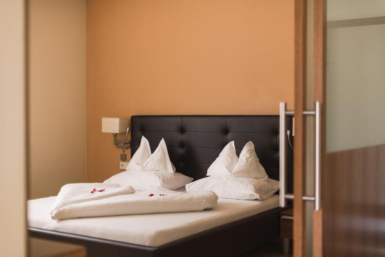 Hotel Residence Pernhof Tramin an der Weinstraße Exteriör bild
