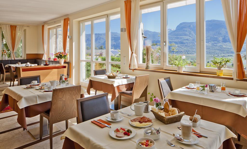 Hotel Residence Pernhof Tramin an der Weinstraße Exteriör bild